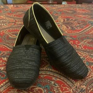 Bobs memory foam size 9.5 womens black canvas shoes,excellent new like condition